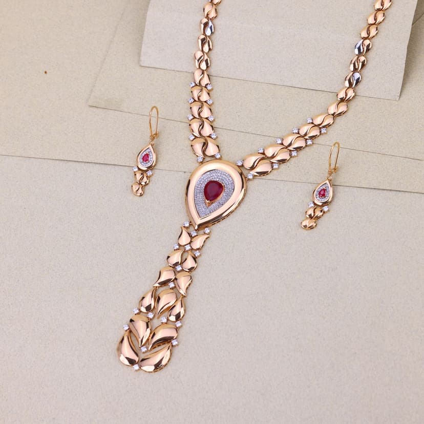 Ruhaysha Rose Gold Necklace 18KT