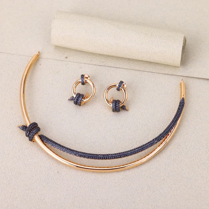 Noiré Veyra Rose Gold Necklace 18KT