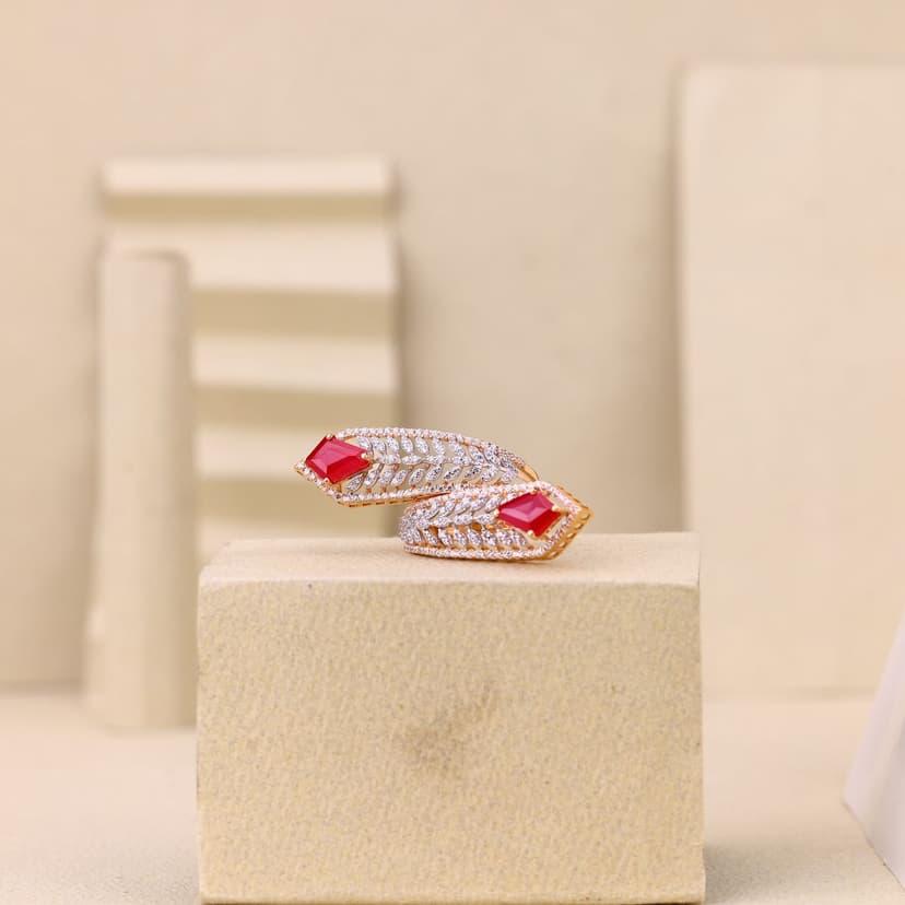 Crimson Vinea Ring 18KT