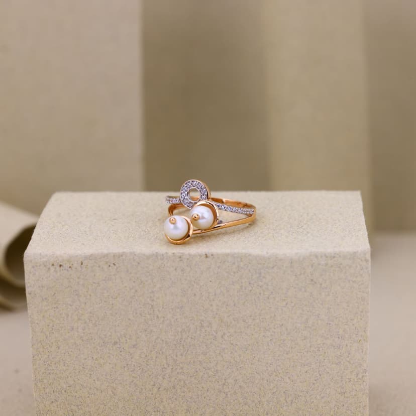 Lustrous Serenité Pearl Ring 18KT