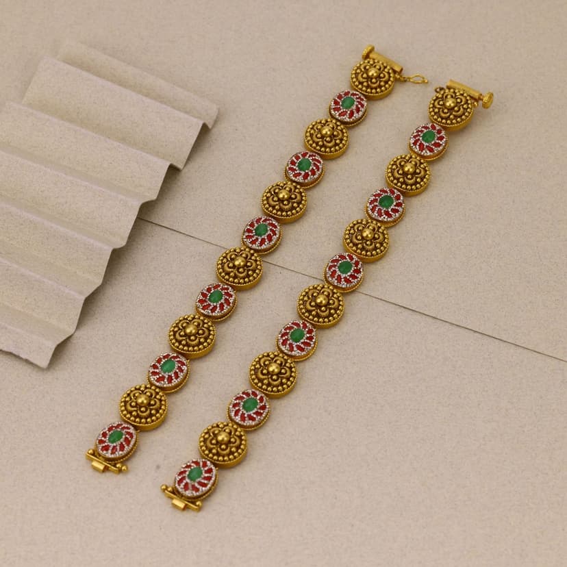 Varnaratna Mandal Antique Gajara 22KT