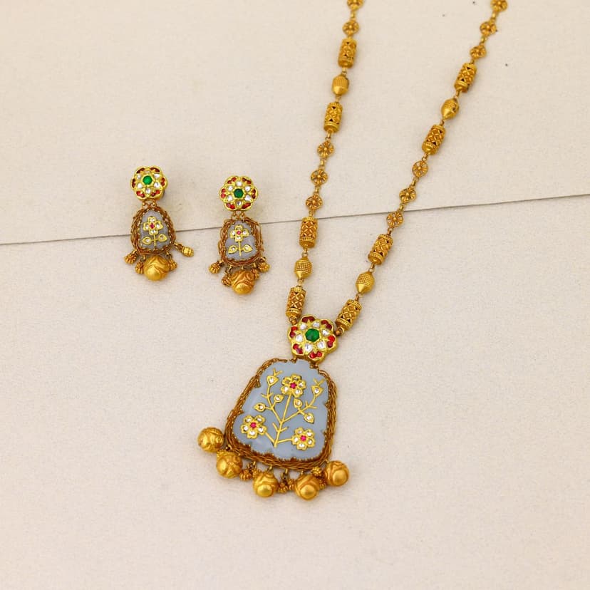 Vasudhara Pushpakriti Chain Necklace 22KT
