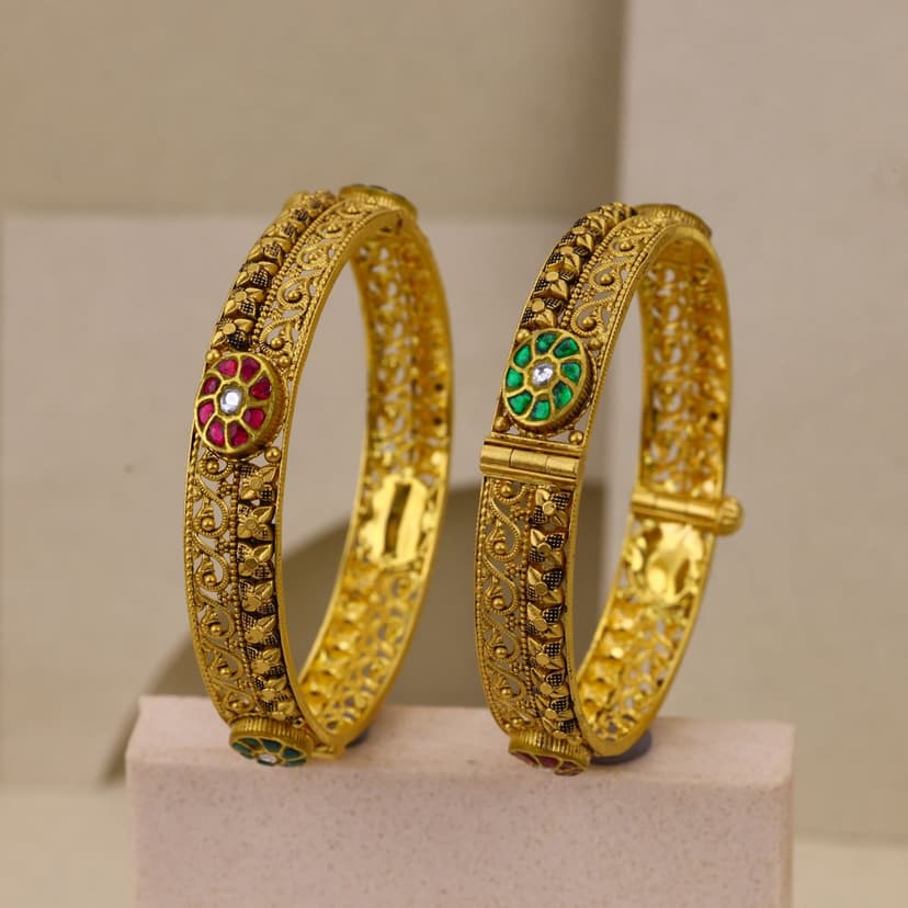 Viranika Vamya Antique Bangles 22KT
