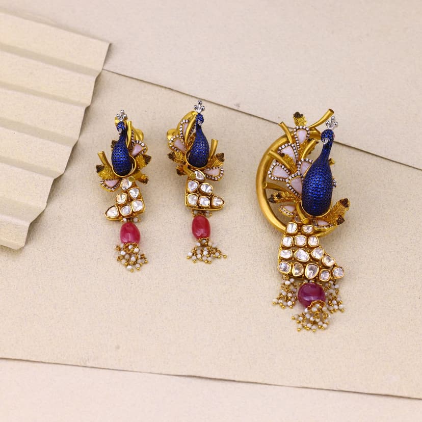 Neelrajya Pravāh Antique Pendant Set 22KT