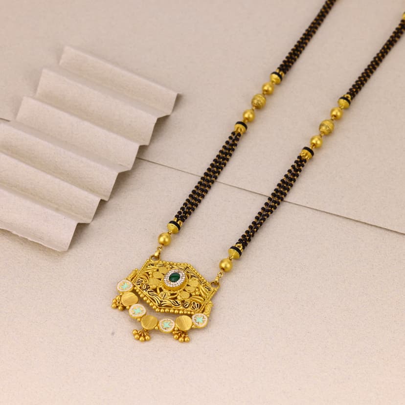 Ishira Vaidurya Mangalsutra 22KT