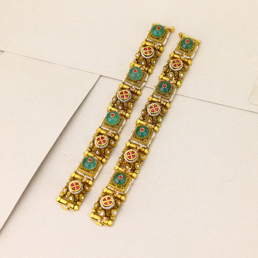 Royal Emerald Kundan Heritage Gajara 22KT