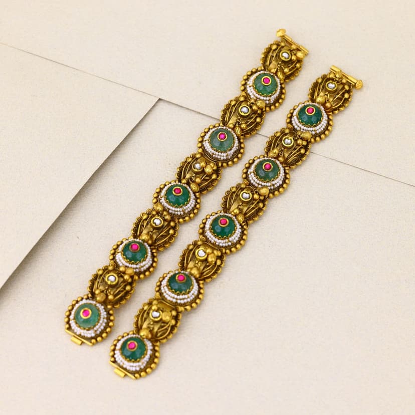 Regal Emerald Heritage Gajara 22KT