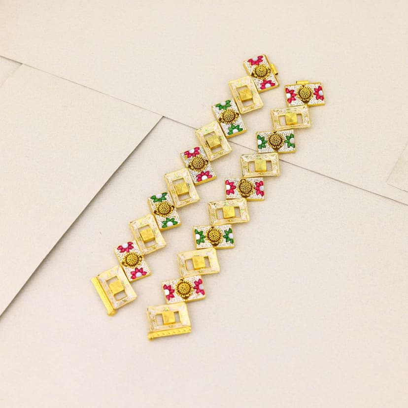 Geometric Floral Kundan Antique Gajara 22KT