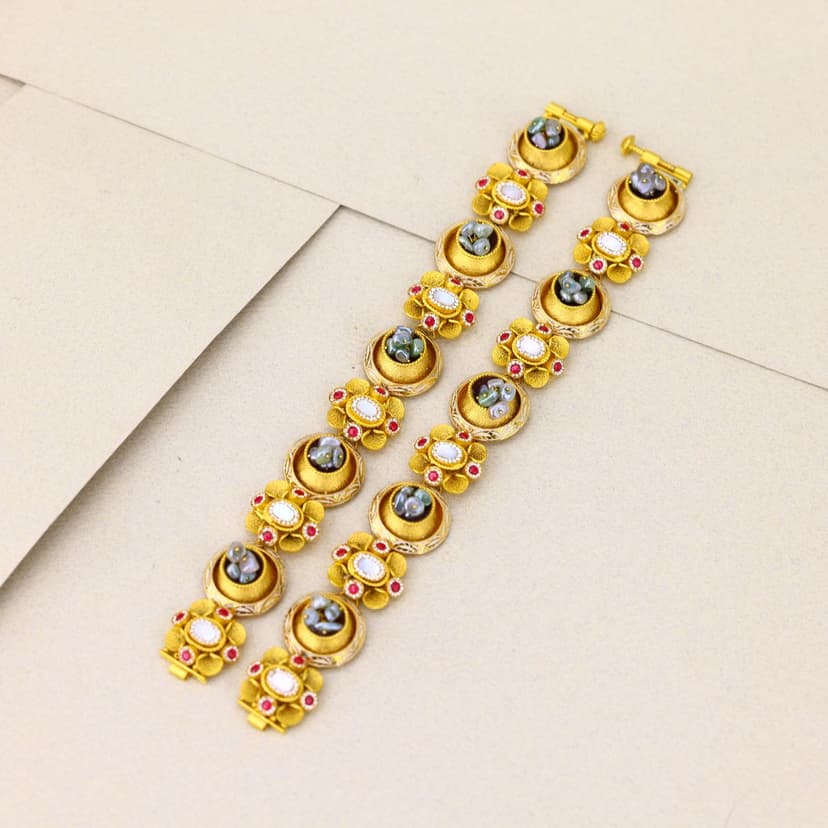 Antique Pearl Cluster Gajara 22KT
