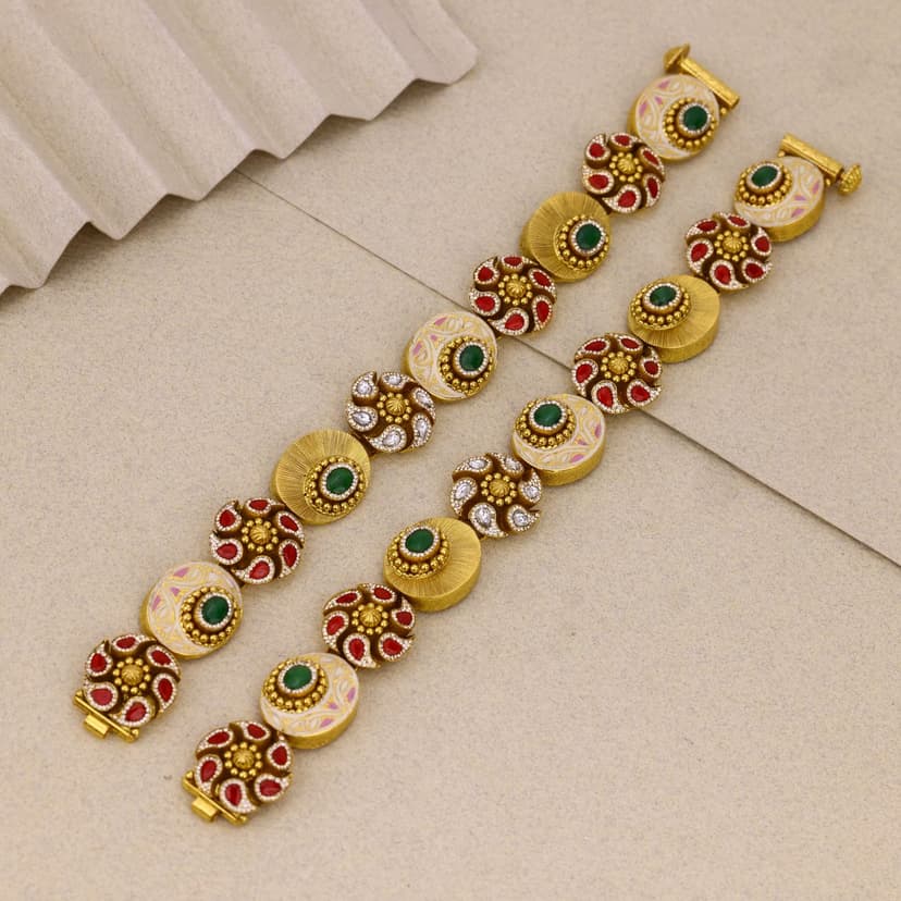 Ratnāvarta Rāgamālā Gajara 22KT