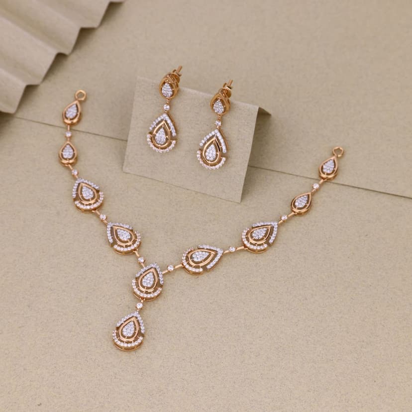 Elaris Amoura Cascade Necklace 18KT