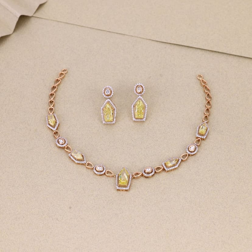 Aureline Prismora Necklace 18KT