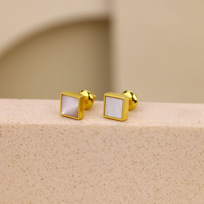 Aurelle Quadria Pearl Studs 18KT