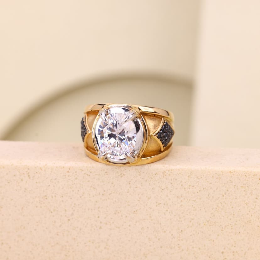 Valyric Crest Ring 18KT