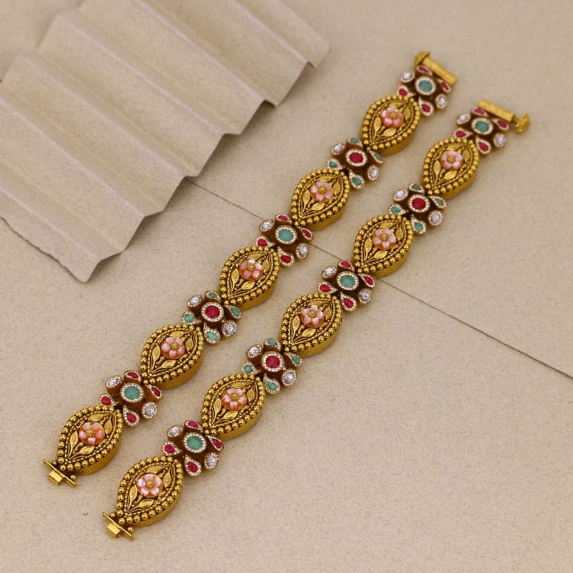 Svarapushpa Gajara 22KT