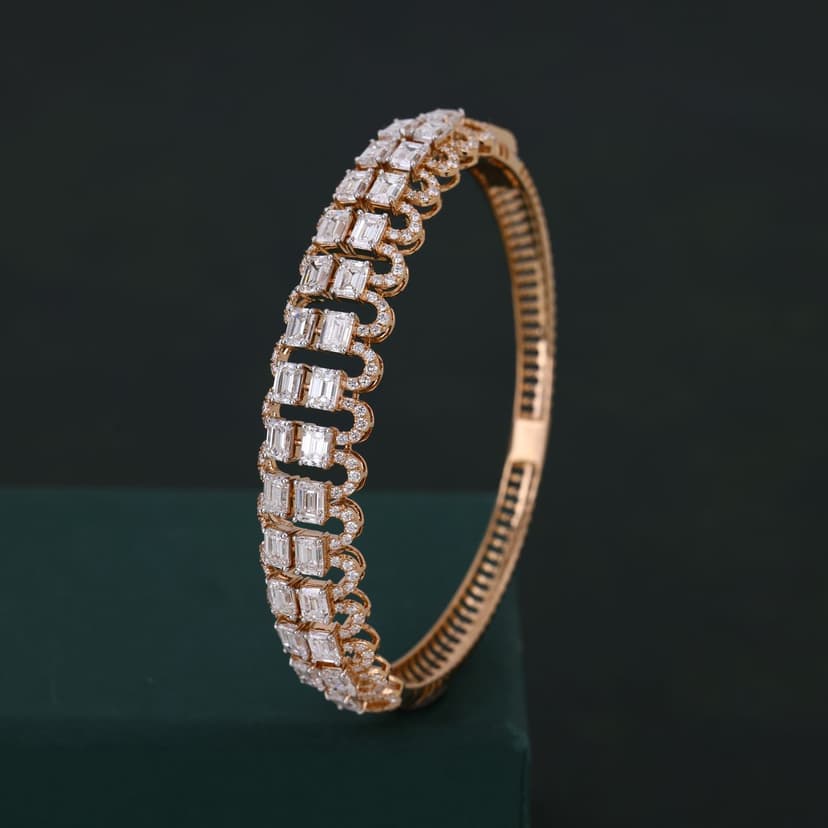 Valethria Lab Diamond Kada 14KT