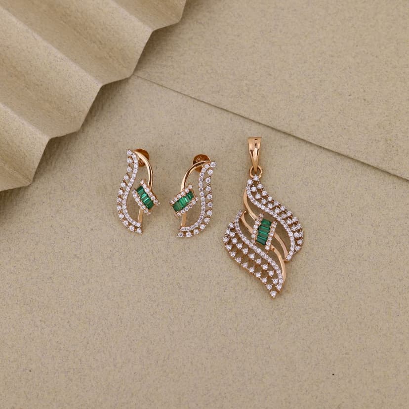 Coralvienne Pendant Set 18KT