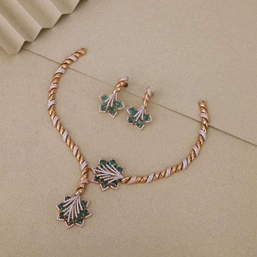 Cadrelora Emeraldflare Necklace 18KT