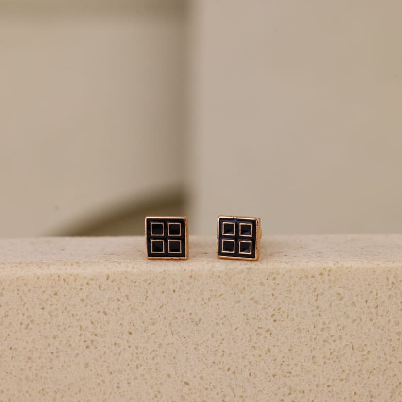 Mardellan Noirpanel Studs 18KT