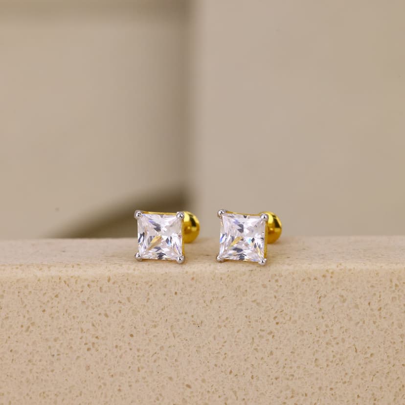 Navorine Studs 18KT
