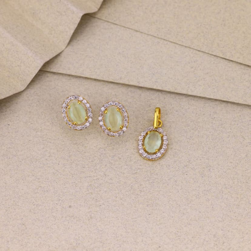 Celestara Limea Oval Pendant Set 22KT