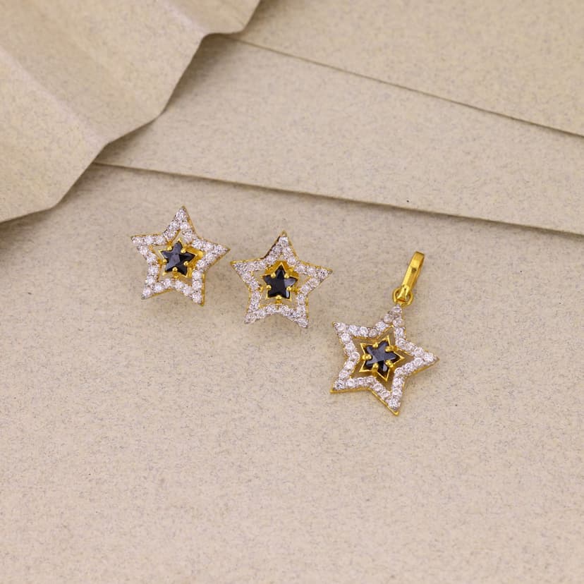 Noctilara Stellar Noir Pendant Set 22KT