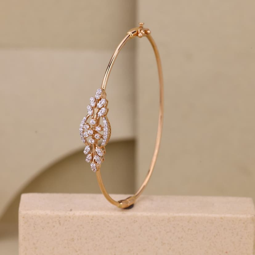 Elara Crest Bloom Kada 18KT
