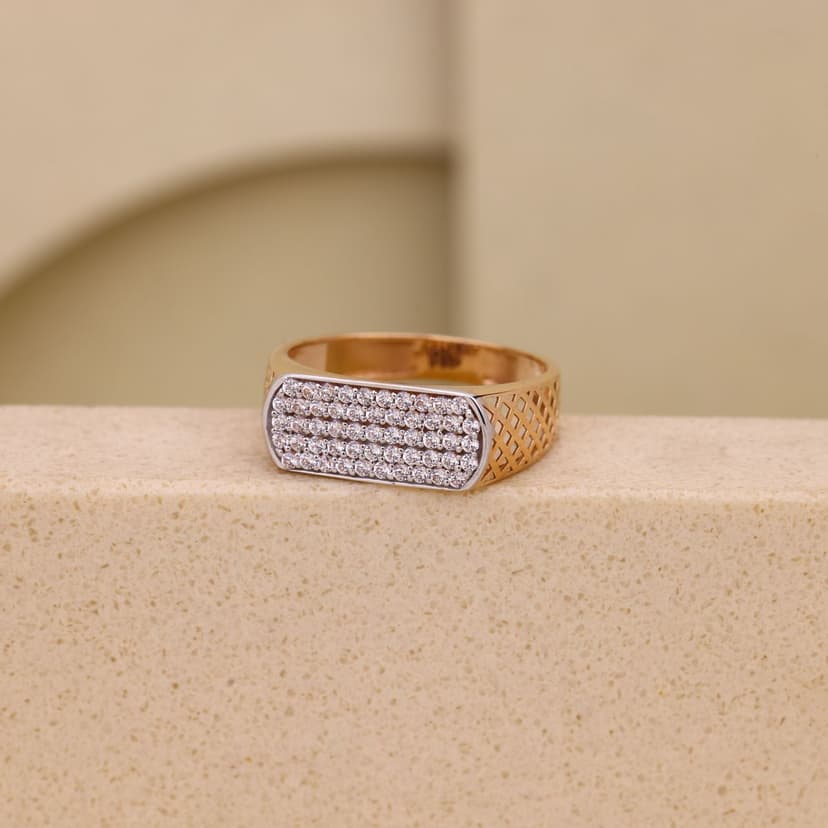 Rosavelle Prism Crest Ring 18KT