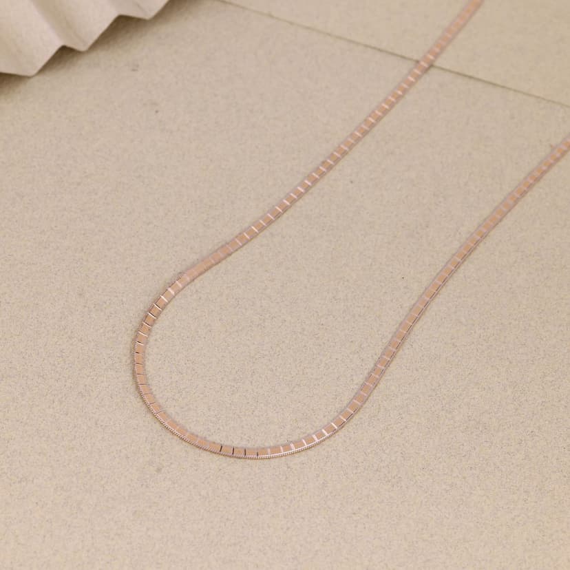 Velmira Linear Gleam Chain 18KT