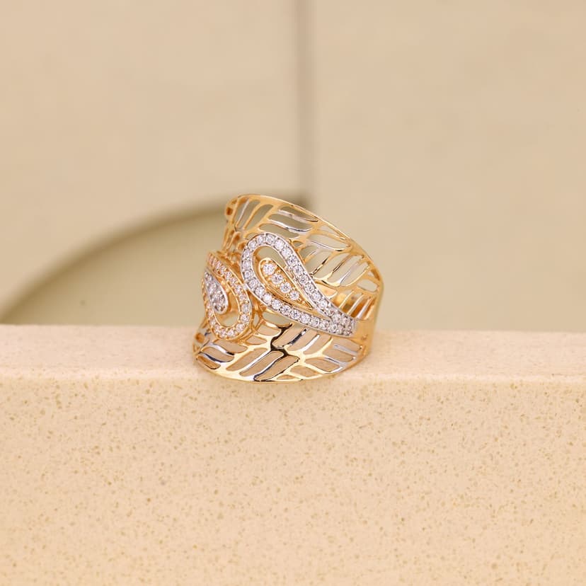 Zephyrelle Filigree Embrace Ring 18KT