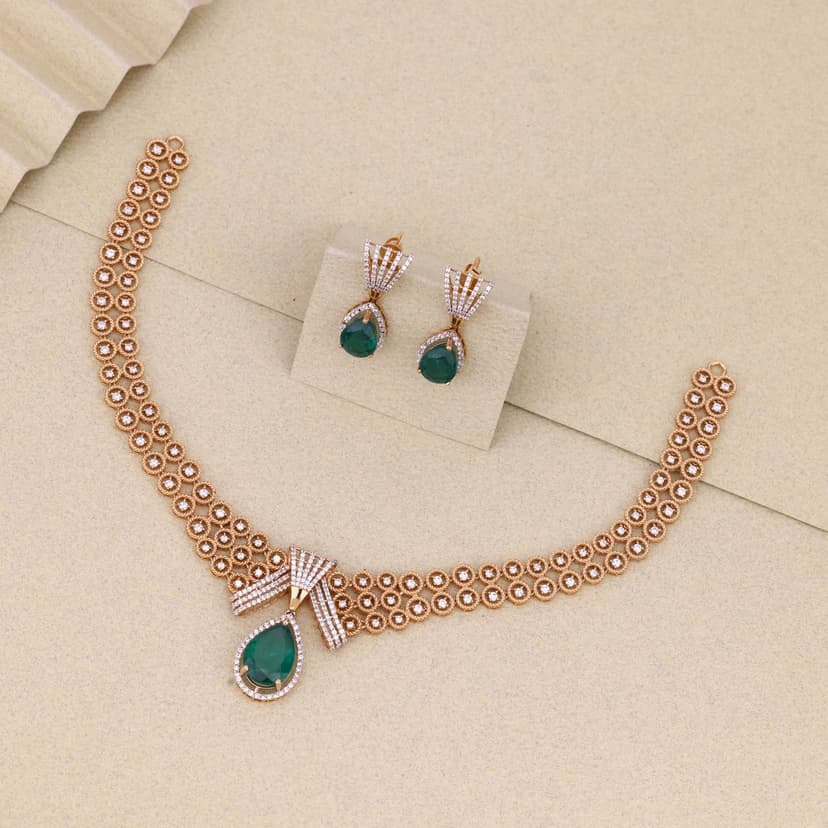 Verde Éclat Royale Necklace 18KT