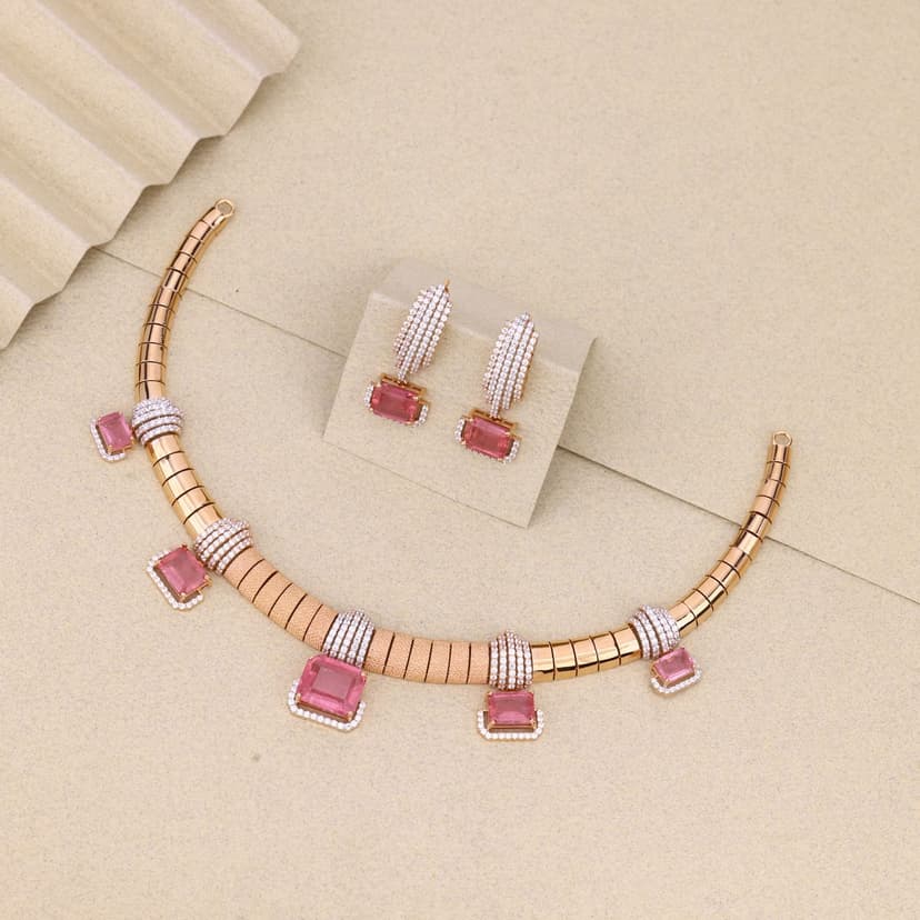 Rosé Veloura Prism Necklace 18KT
