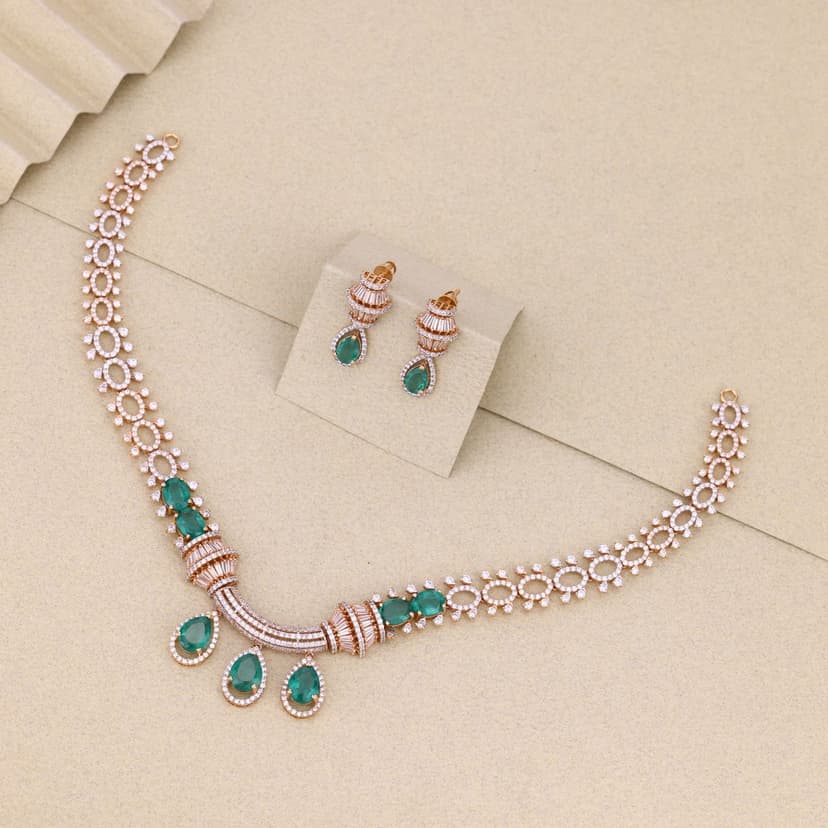 Elarisse Verde Cascade Necklace 18KT