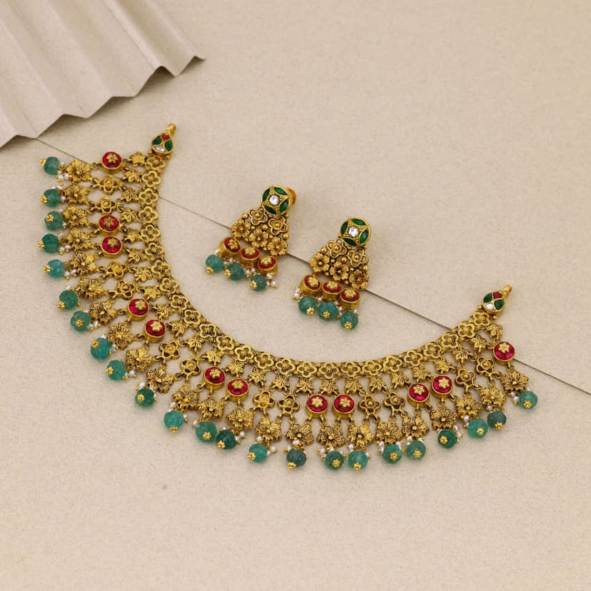 Pushpavalli Ratnadhara Antique Necklace 22KT