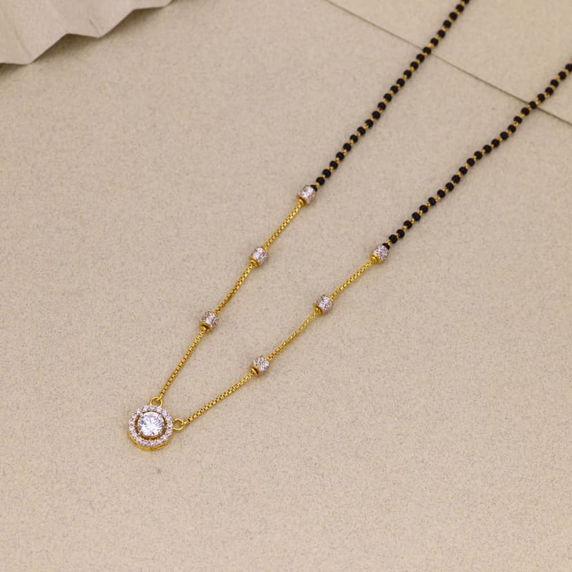 Solvéra Radiant Halo Mangalsutra 22KT