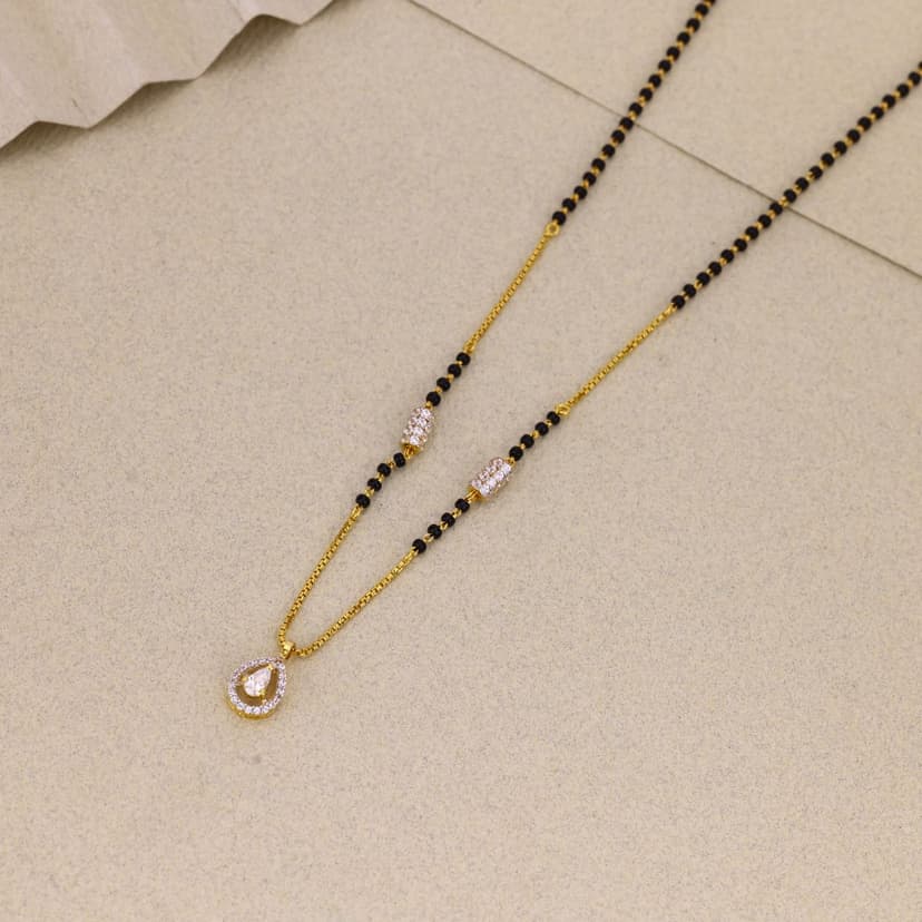 Amora Teardrop Mangalsutra 22KT