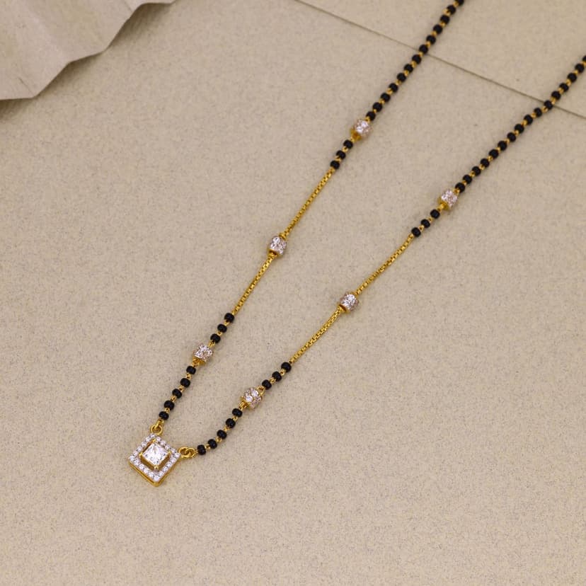 Svarna Pristine Square Mangalsutra 22KT