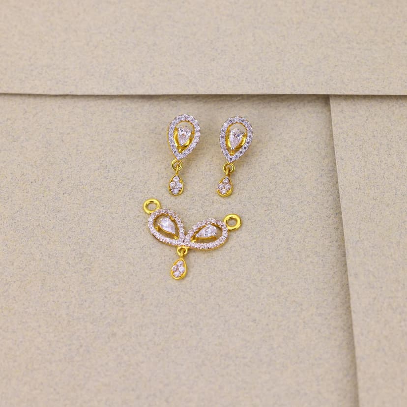 Zevyra Twinleaf Grace MS Pendant Set 22KT