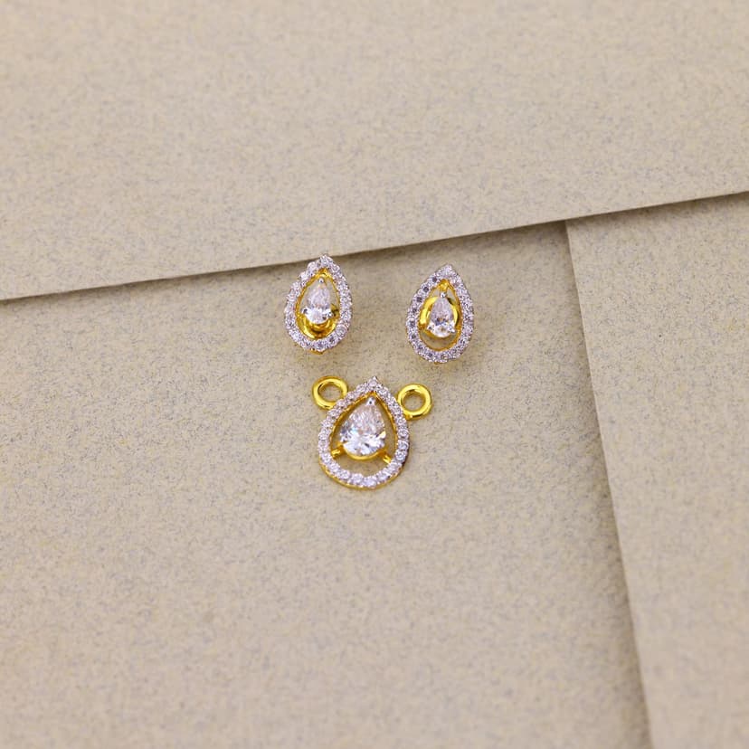 Aarivya Teardrop Halo MS Pendant Set 22KT