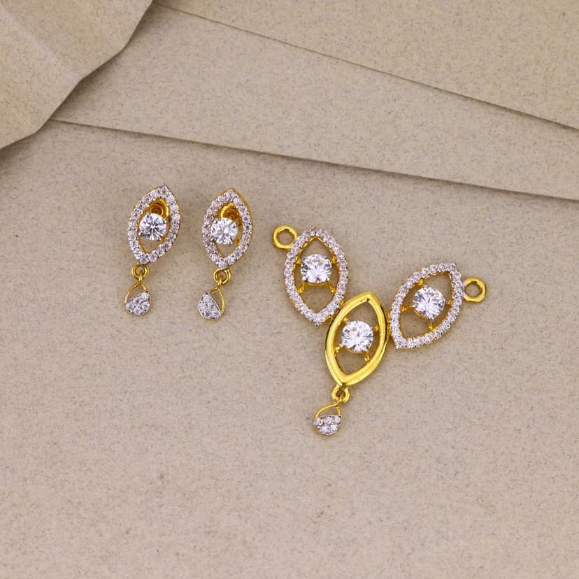 Navrisha Bloom Halo MS Pendant Set 22KT
