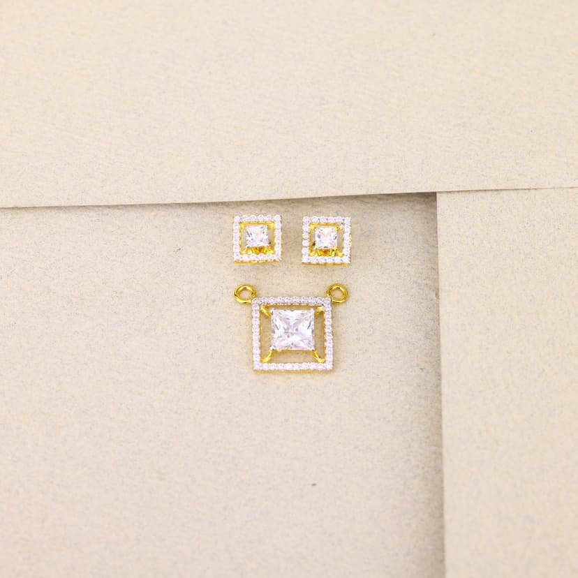 Viyona Square Halo MS Pendant Set 22KT
