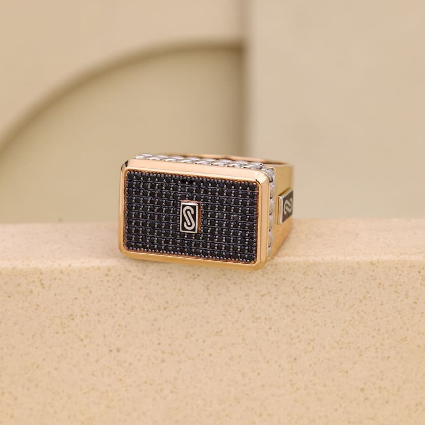 Zevior Noir Grid Signet Gents Ring 18KT