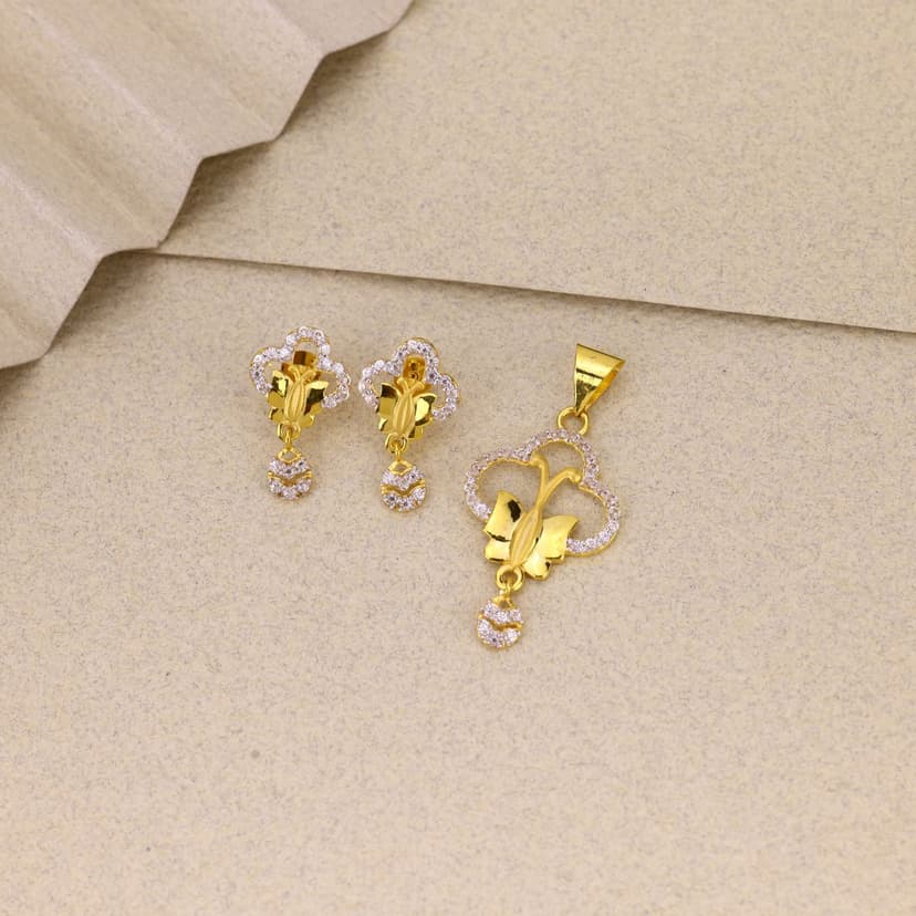 Fleuré Aura Bloom Pendant Set 18KT