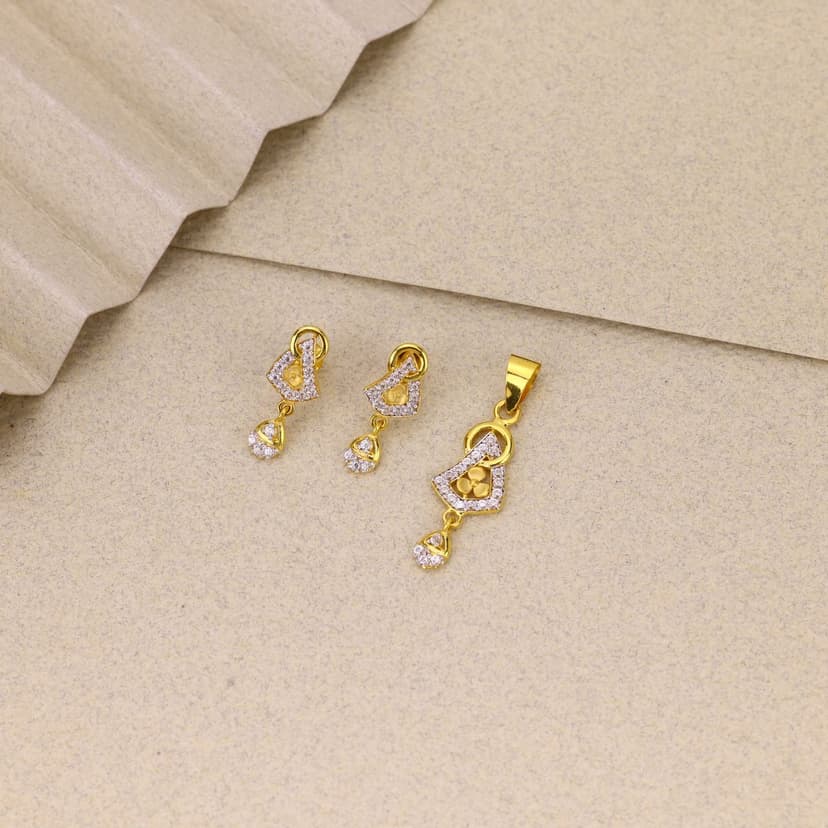 Aurelia Bloom Loop Pendant Set 18KT