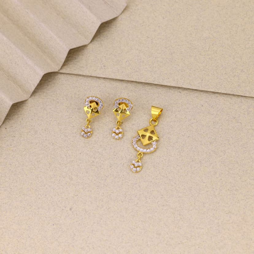 Aurelia Charm Square Pendant Set 18KT