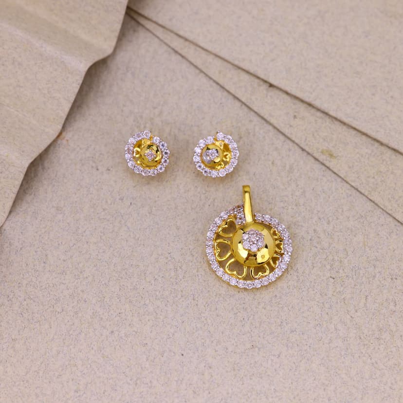 Aurelia Sunblossom Halo Pendant Set 18KT