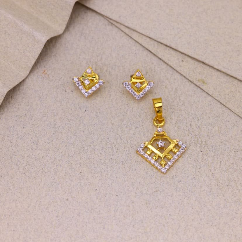 Elaris Geomira Pendant Set 18KT