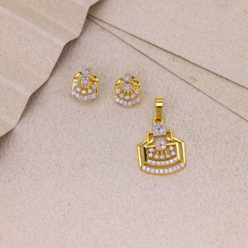 Orlina Regal Pavilion Pendant Set 18KT