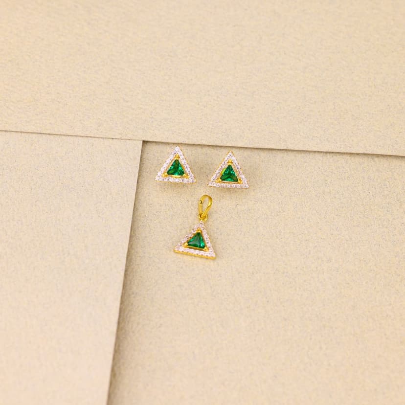 Emerald Tria Aura Pendant Set 18KT
