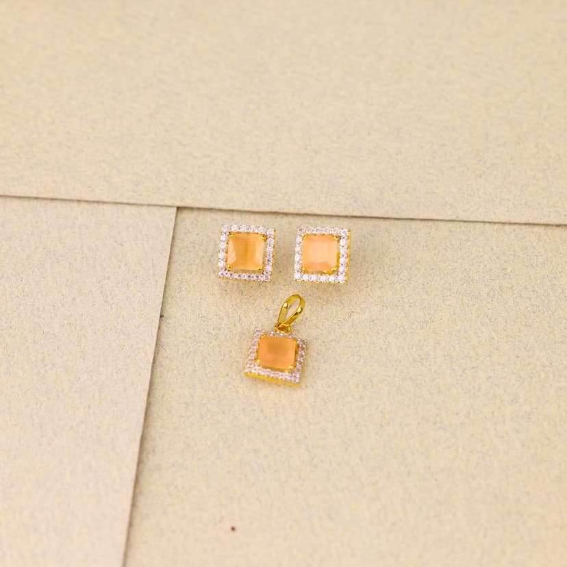 Aurelia Prism Pendant Set 18KT